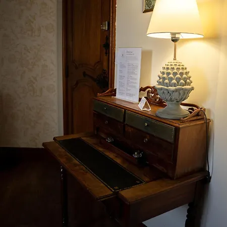 La Meffrais 1741 Manoir D'hotes Aux Portes De Bed & Breakfast Dinan